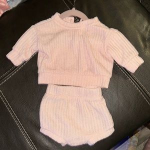 Adorable 0-3 months baby girl sweatsuit